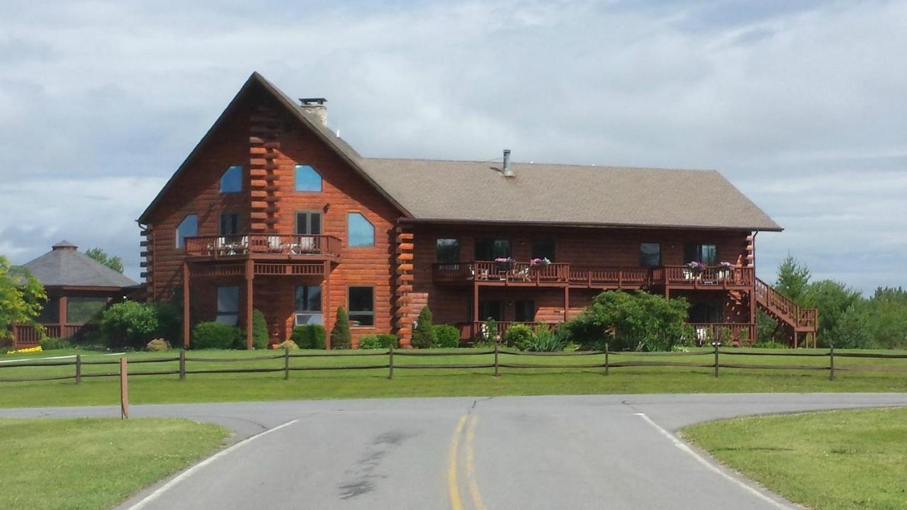 Point Au Roche Lodge แพลตส์เบิร์ก ภายนอก รูปภาพ