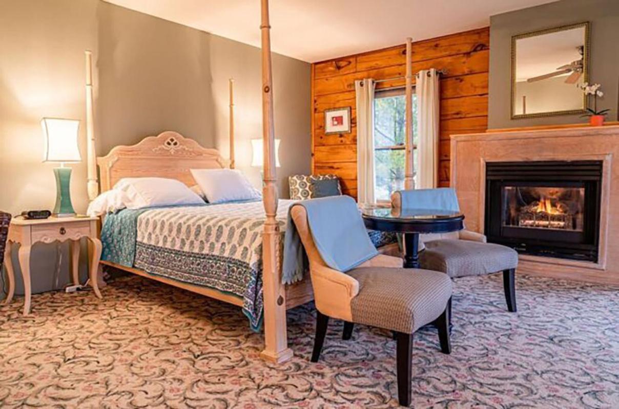Point Au Roche Lodge แพลตส์เบิร์ก ภายนอก รูปภาพ